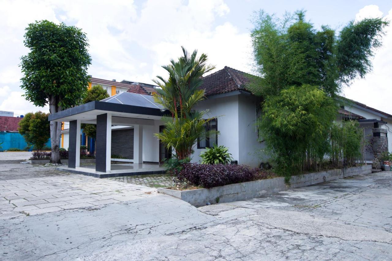 Oyo 3207 Hotel Gracia Bandar Lampung Dış mekan fotoğraf